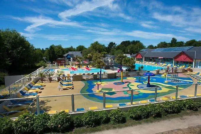 Campsite Mobil Home Camping Kerlann 6 Personnes 2 Chambres Emplacement Idyllique Pont-Aven